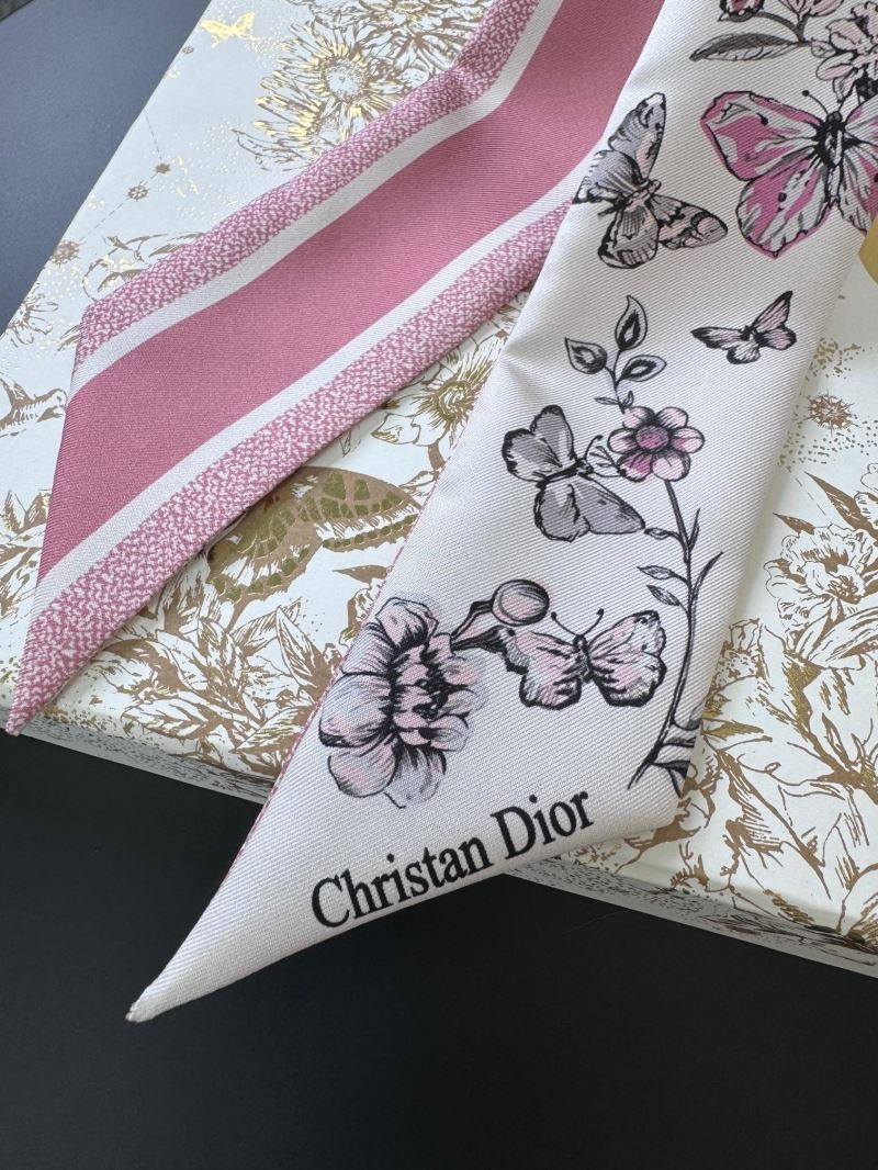 CHRISTIAN DIOR